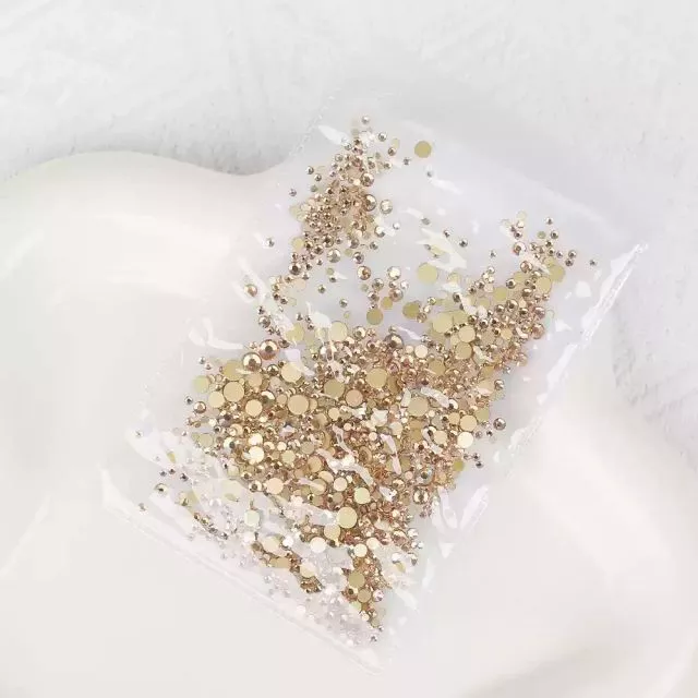 Colored Diamonds Champagne 17# 1440pcs