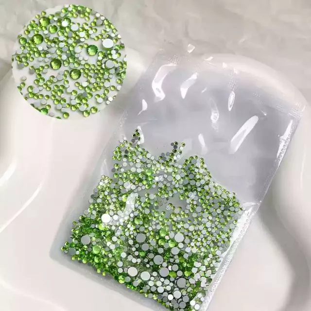 Colored Diamonds Light Green 5# 1440pcs