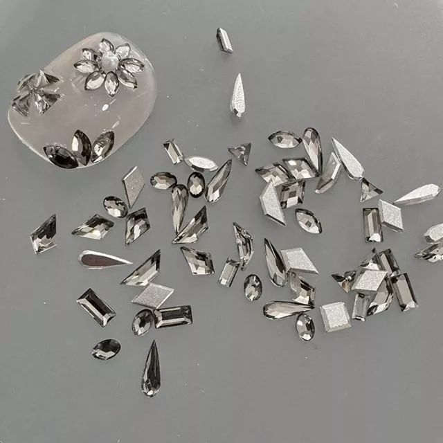 Huazi Cut Nailart Diamonds Black 50 pcs