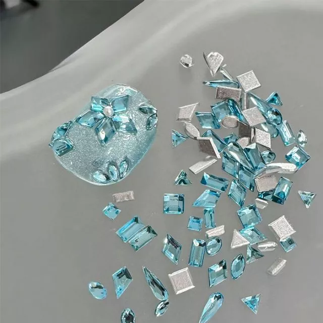 Huazi Cut Nailart Diamonds Blue 50 pcs