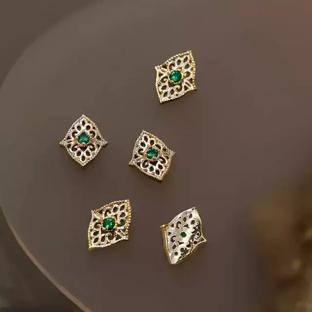 Nail Jewerly Totem 8mm x 11mm 1pcs