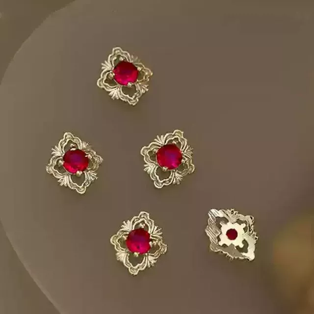 Nail Jewerly Totem 9mm x 10mm 1pcs