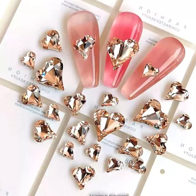 Luxury Nailart Diamonds 30pcs / Heart